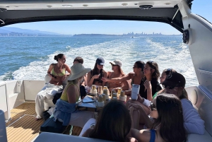 Vancouver: Your own Private Yacht Tour (2 to 4 hours)