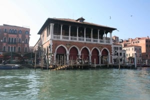 1-Hour Motor Boat Ride on Grand Canal