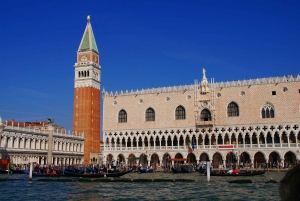 1 timmes båtresa med motor på Grand Canal