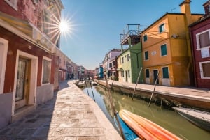 Burano: Spaziergang durch die geheimen Ecken von Burano mit einer Buranella-Führerin