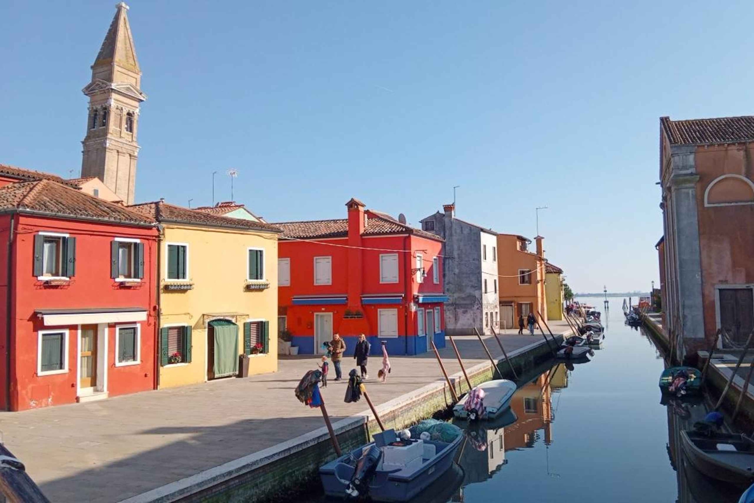 Burano e Mazzorbo: um sonho colorido de renda e história