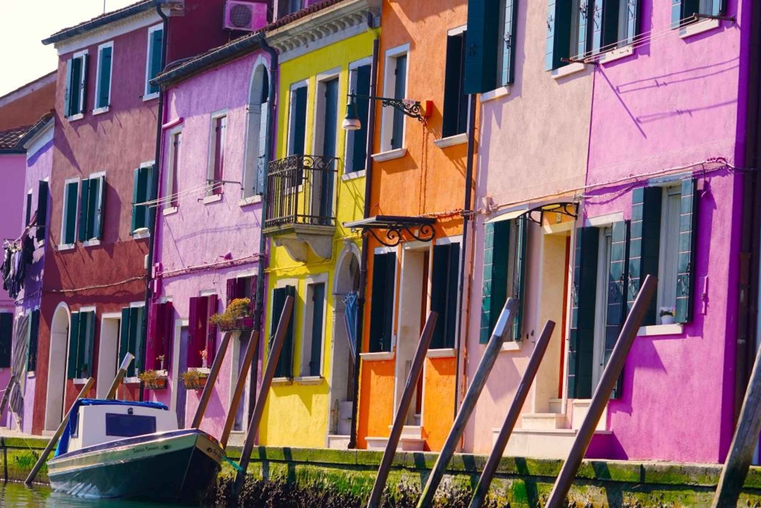 Burano e Mazzorbo: um sonho colorido de renda e história