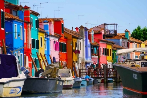 Burano e Mazzorbo: um sonho colorido de renda e história