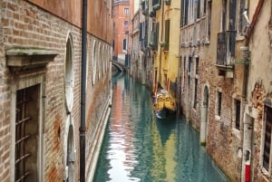 Byzantine Venice: Walking Tour & Gondola Ride