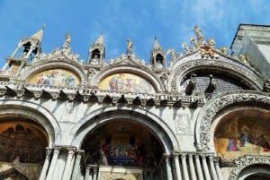 Byzantine Venice: Walking Tour & Gondola Ride