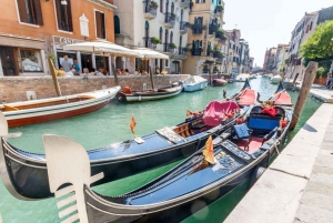 Explore Rialto, Bovolo & More: Walk & Gondola Ride