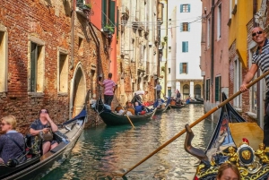 Explore Rialto, Bovolo & More: Walk & Gondola Ride