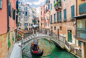 Explore Rialto, Bovolo & More: Walk & Gondola Ride