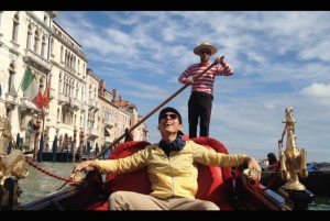 Explore Rialto, Bovolo & More: Walk & Gondola Ride