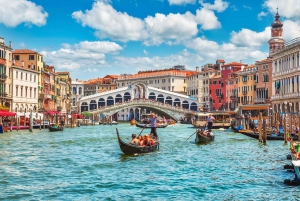 Explore Rialto, Bovolo & More: Walk & Gondola Ride