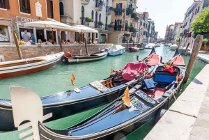 Explore Rialto, Bovolo & More: Walk & Gondola Ride