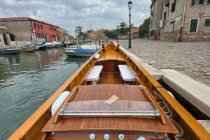 Utforsk Murano Burano og Torcello på en øytur med bragozzo