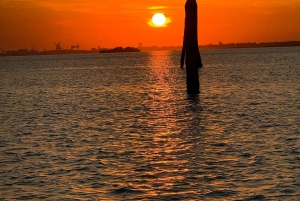 Esplora Murano Burano e Torcello in bragozzo tour delle isole