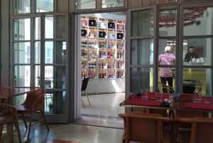 Café frío o pausa para comer en el illy Caffè de la Plaza de San Marcos