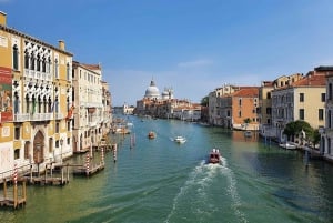 Discover Venice: Morning Walking Tour & Gondola