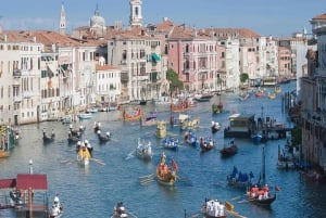 Discover Venice: Morning Walking Tour & Gondola