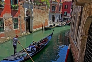 Discover Venice: Morning Walking Tour & Gondola