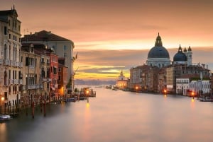 Oppdag Venezia: Omvisning til fots og gondol om morgenen