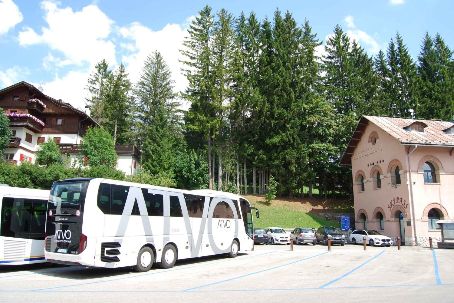 Service de bus express : De Venise à Cortina