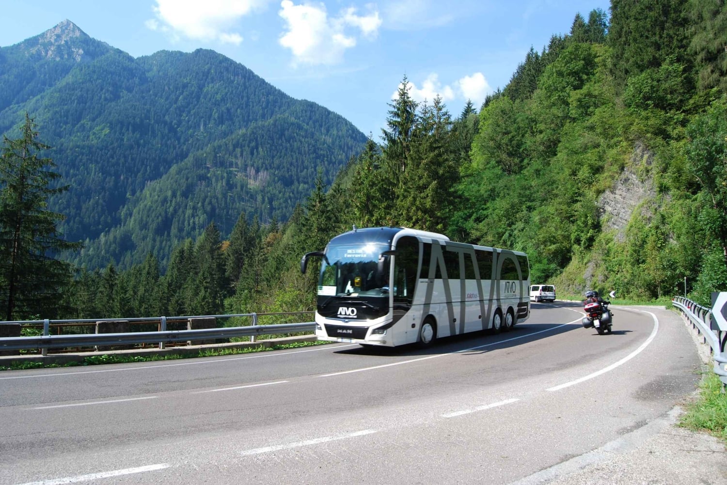 Service de bus express : De Venise à Cortina