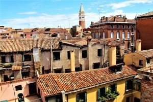 Stoffe und Parfums in Venedig