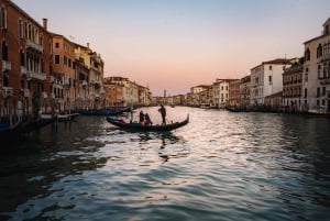 Fall in Love in Venice: Gondola Ride and Romantic Meal