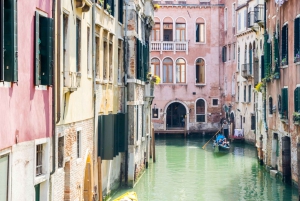 Fall in Love in Venice: Gondola Ride and Romantic Meal
