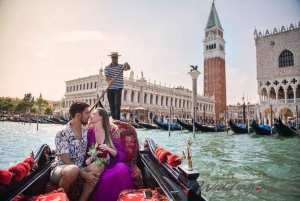 Venice Walk & Gondola Ride: Rialto to Grand Canal