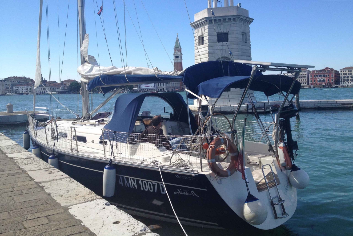 Experiência gastronómica num passeio de barco de luxo em Veneza