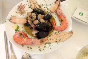 Madoplevelse på en luksuriøs bådtur i Venedig