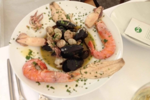 Experiência gastronómica num passeio de barco de luxo em Veneza