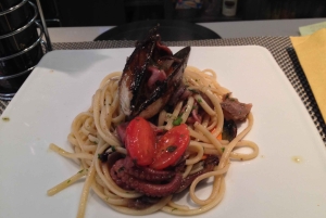 Experiência gastronómica num passeio de barco de luxo em Veneza