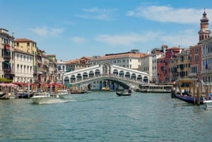 Venezia: tour di gruppo guidato di un giorno dal Lago di Garda