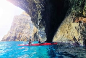La Spezia: Excursión en kayak y cuevas al atardecer, baño y aperitivo