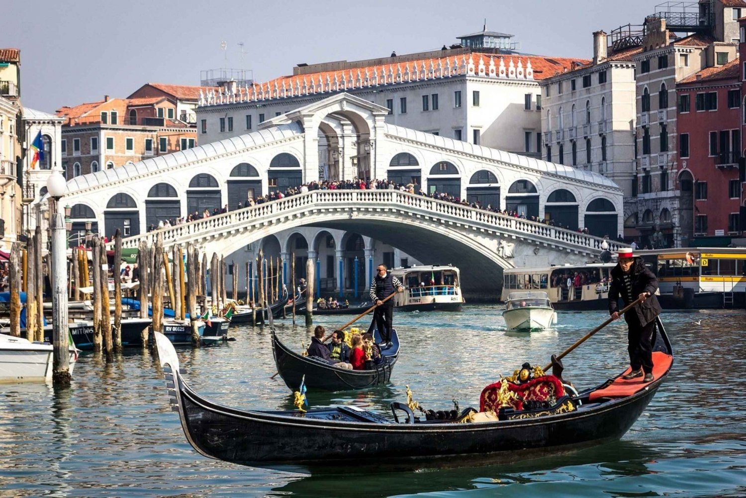 From Rome: Venice Private Tour by Lamborghini with Gondola