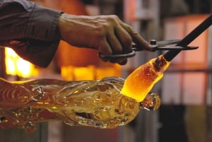 Desde Venecia: visita a una fábrica de cristal de Murano con barco, demostración y regalo