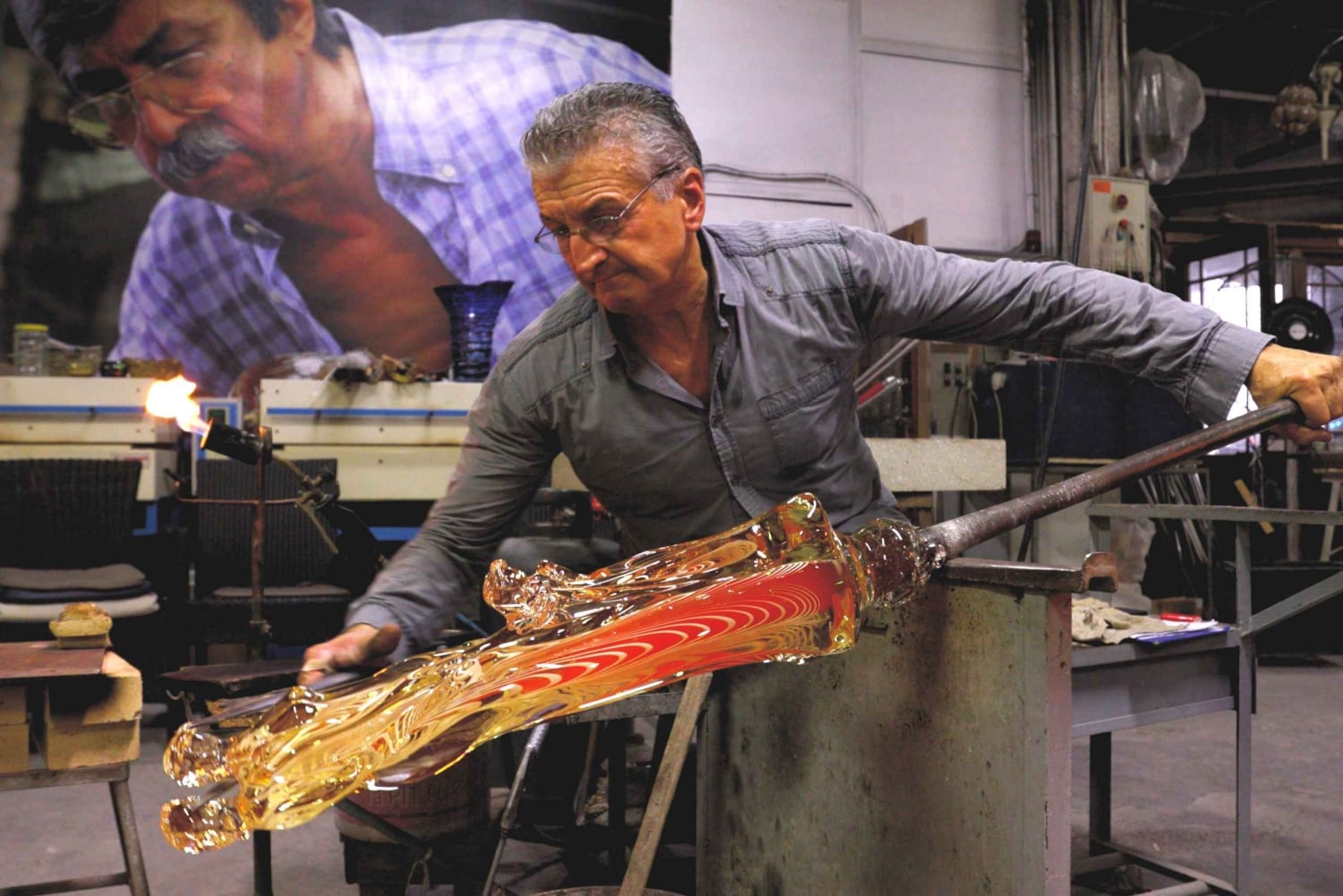 Depuis Venise : visite d'une verrerie de Murano avec bateau, démonstration et cadeau