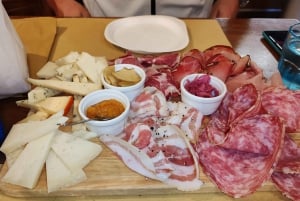 Vanuit Venetië: Tour door de Prosecco heuvels met wijn en eten
