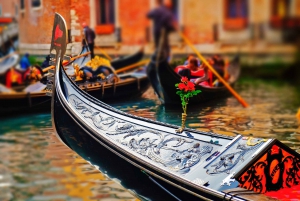 Venice: Gondola Meet and Share Platform App with Commentary