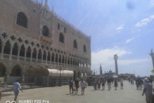 Gondola Ride & Venice walking tour