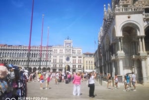 Gondola Ride & Venice walking tour