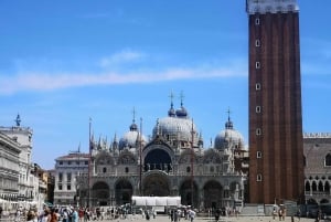 Gondola Ride & Venice walking tour