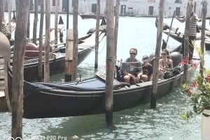 Gondola Ride & Venice walking tour