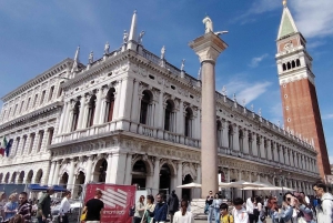 ركوب الجندول وجولة سيراً على الأقدام في البندقية