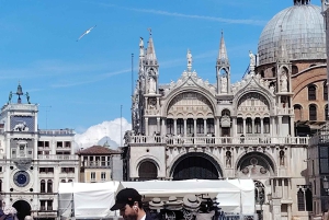 ركوب الجندول وجولة سيراً على الأقدام في البندقية