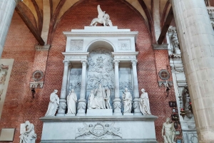 Giro in gondola e tour a piedi di Venezia