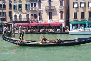 Giro in gondola e tour a piedi di Venezia