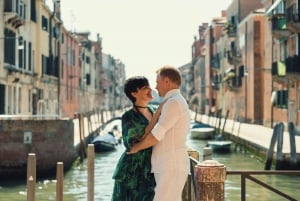 Private Photoshoot of Your Gondola Ride in Venice