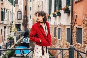 Private Photoshoot of Your Gondola Ride in Venice