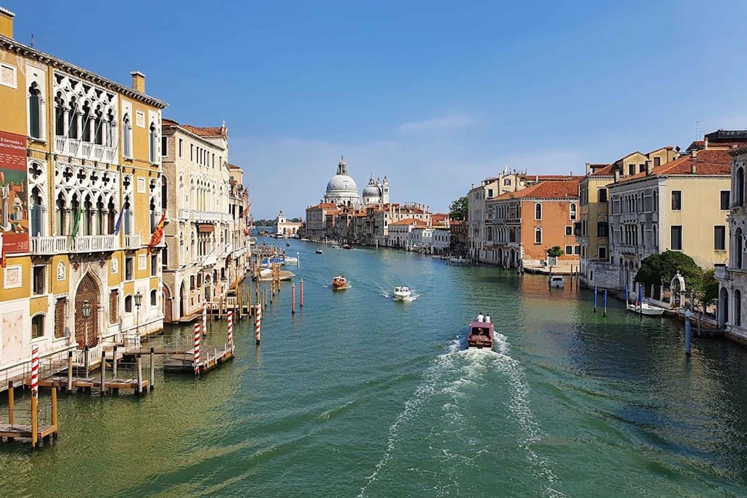 Serenata de gôndola: Romance nas águas venezianas Privado